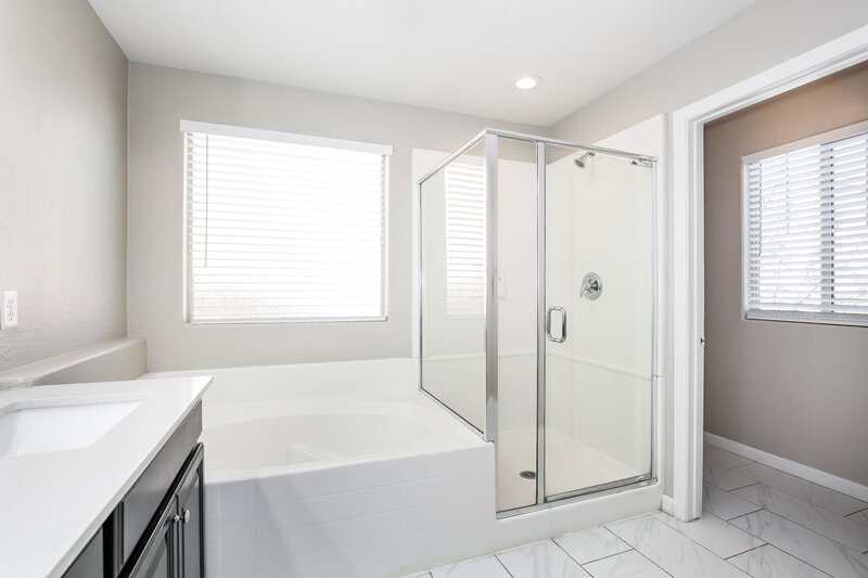 2,065/Mo, 7708 Twirling Yarn Ct Las Vegas, NV 89149 Main Bathroom View