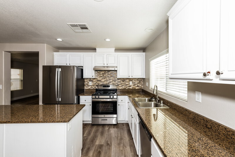 2,415/Mo, 9534 Vast Valley Ave Las Vegas, NV 89148 Kitchen View