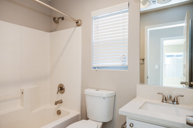 2,115/Mo, 9552 Scorpion Track Ct Las Vegas, NV 89178 Bathroom View