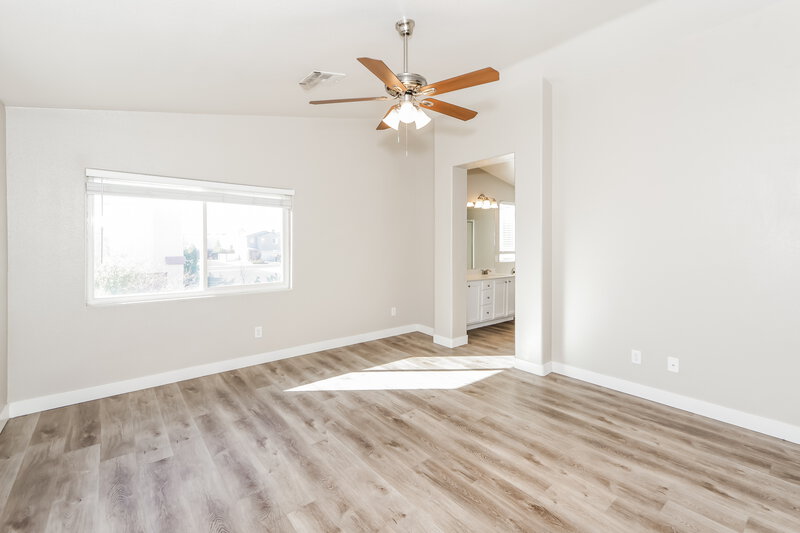 1,795/Mo, 5053 Sagelyn St Las Vegas, NV 89122 Main Bedroom View