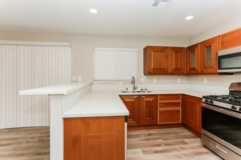 2,090/Mo, 7301 Lost Shadow Ct Las Vegas, NV 89131 Kitchen View