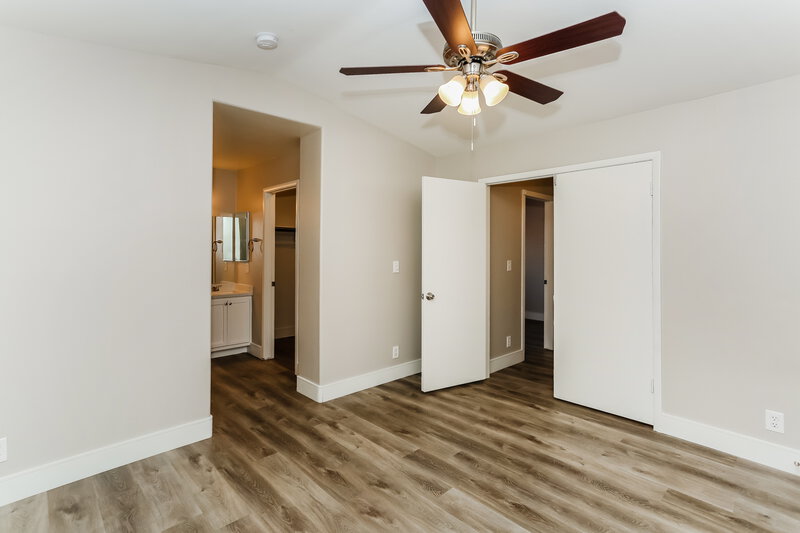 2,090/Mo, 7301 Lost Shadow Ct Las Vegas, NV 89131 Main Bedroom View