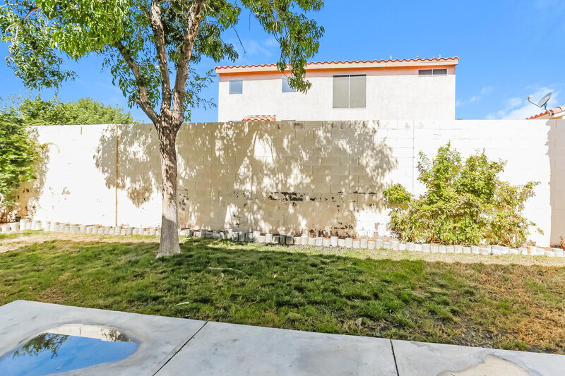 2,090/Mo, 7301 Lost Shadow Ct Las Vegas, NV 89131 Rear View