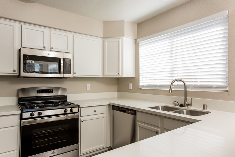 2,990/Mo, 918 Rocky Stone Ave North Las Vegas, NV 89081 Kitchen View 2