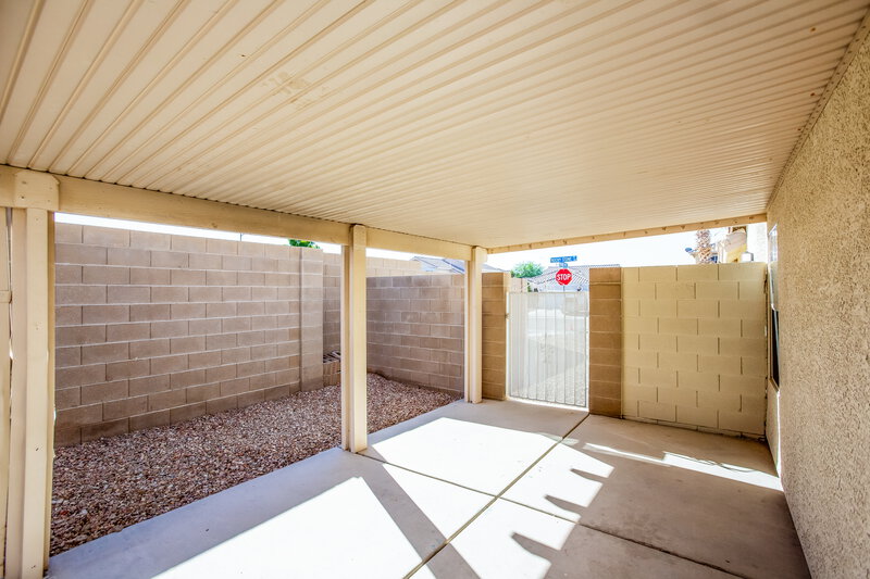 2,990/Mo, 918 Rocky Stone Ave North Las Vegas, NV 89081 Covered Patio View