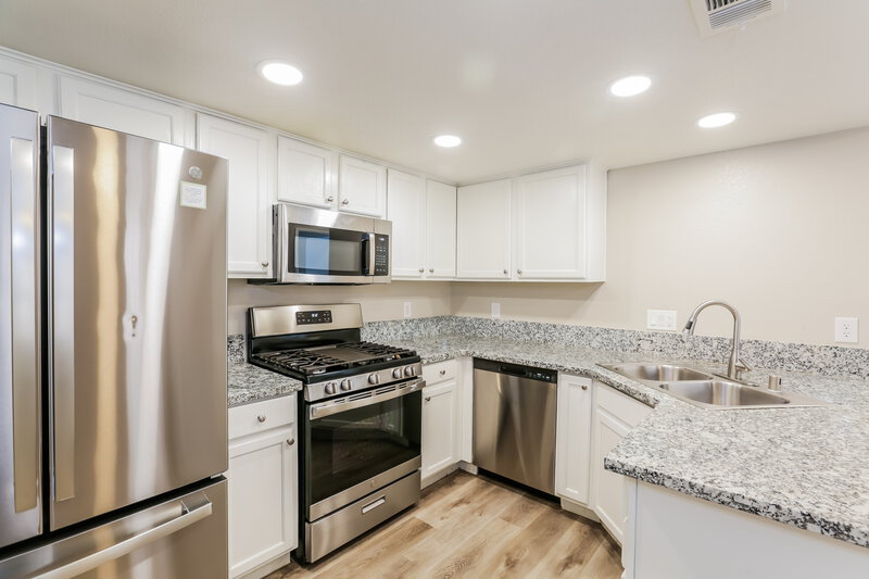 1,935/Mo, 1508 Bellglen Dr Las Vegas, NV 89128 Kitchen View 2