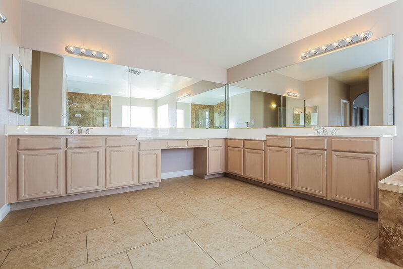 2,850/Mo, 1102 Broomfield Dr Henderson, NV 89074 Kitchen View