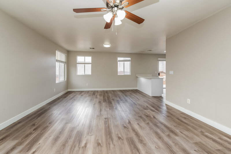 1,855/Mo, 523 Roberta Alecia Avenue North Las Vegas, NV 89031 Living Room View