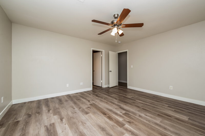 1,855/Mo, 523 Roberta Alecia Avenue North Las Vegas, NV 89031 Main Bedroom View 2