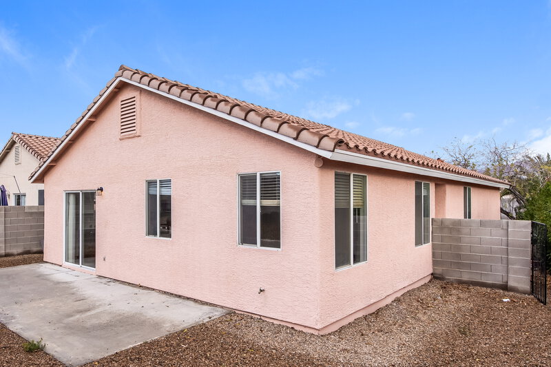 1,855/Mo, 523 Roberta Alecia Avenue North Las Vegas, NV 89031 Rear View
