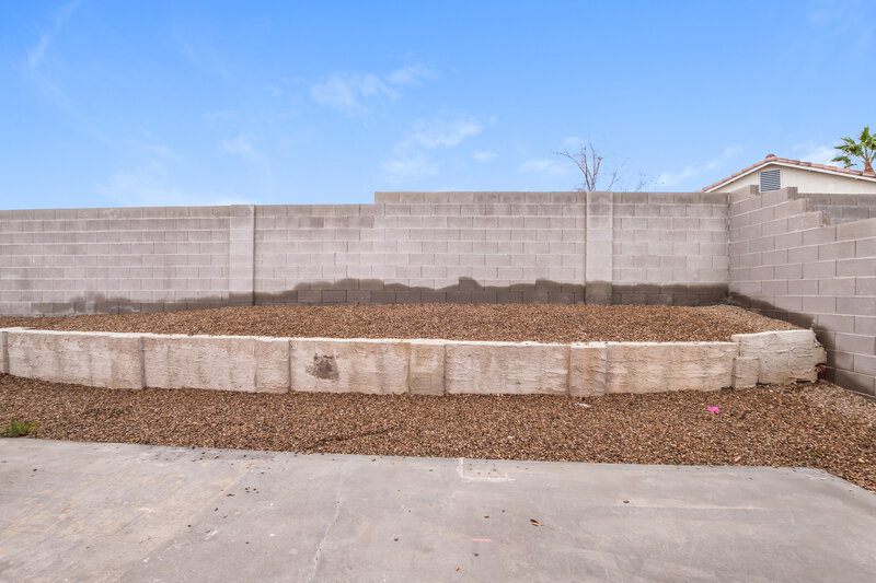 1,855/Mo, 523 Roberta Alecia Avenue North Las Vegas, NV 89031 Backyard View