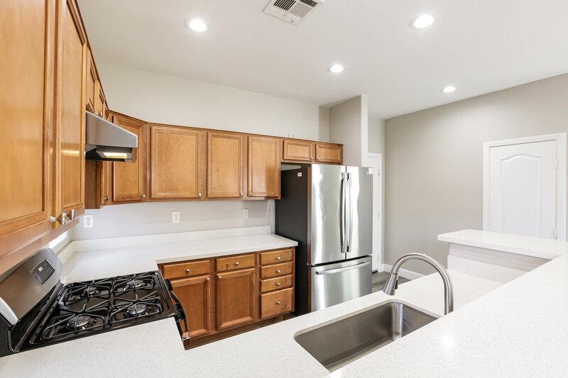 1,965/Mo, 6073 Traviata Ave Las Vegas, NV 89141 Kitchen View 2
