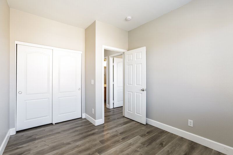 1,965/Mo, 6073 Traviata Ave Las Vegas, NV 89141 Bedroom View 4