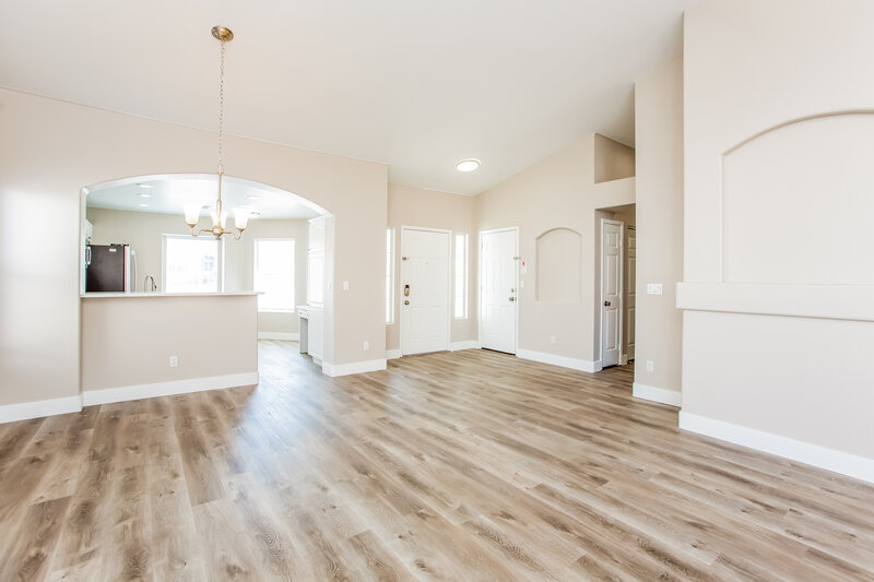 1,795/Mo, 622 Kings Center Ave North Las Vegas, NV 89032 Living Room View 3