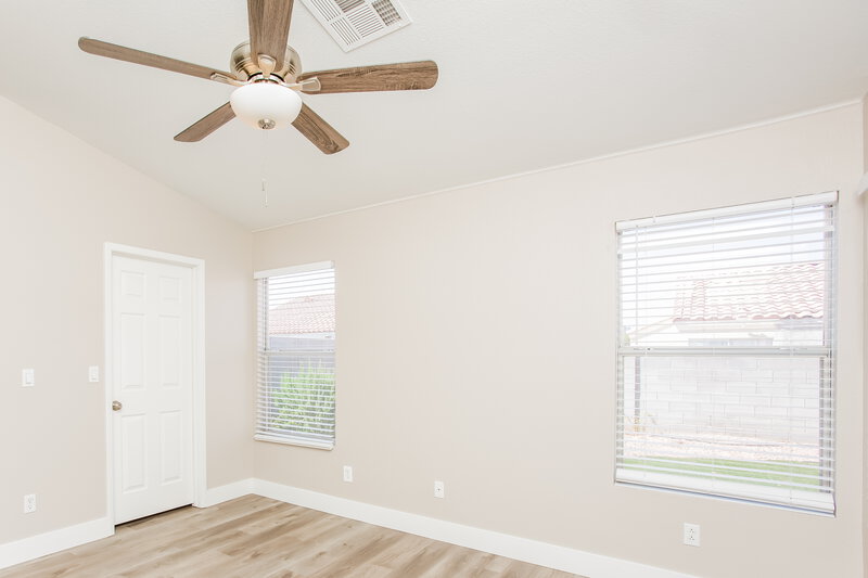 1,795/Mo, 622 Kings Center Ave North Las Vegas, NV 89032 Main Bedroom View