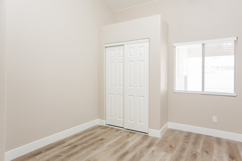 1,795/Mo, 622 Kings Center Ave North Las Vegas, NV 89032 Bedroom View 2