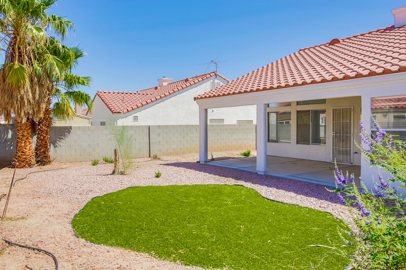 1,795/Mo, 622 Kings Center Ave North Las Vegas, NV 89032 Rear View