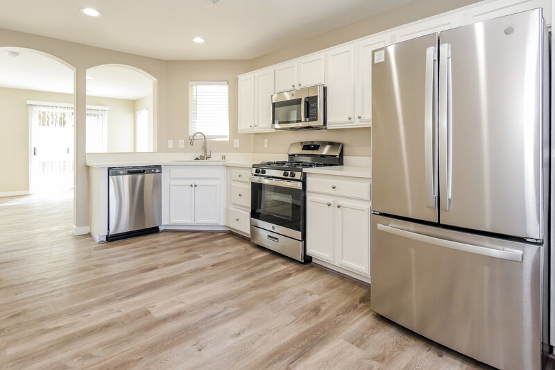 2,070/Mo, 5269 Palm Pinnacle Ave Las Vegas, NV 89139 Kitchen View
