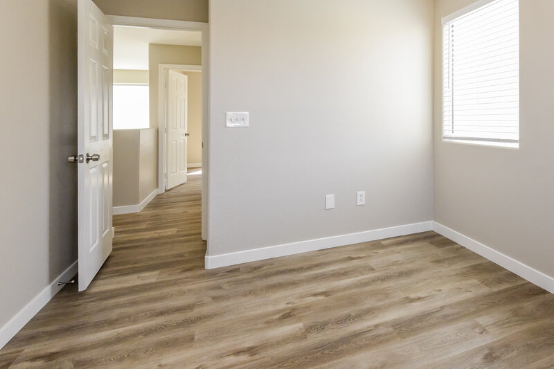 2,070/Mo, 5269 Palm Pinnacle Ave Las Vegas, NV 89139 Bedroom View 2