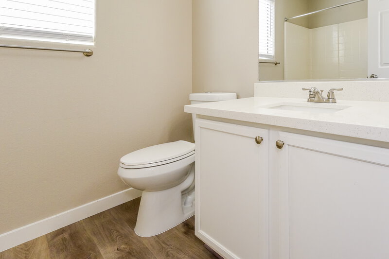 2,070/Mo, 5269 Palm Pinnacle Ave Las Vegas, NV 89139 Bathroom View