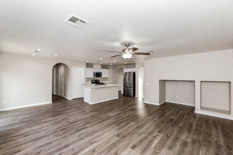 2,375/Mo, 5213 Concho Heights St North Las Vegas, NV 89081 Living Room View