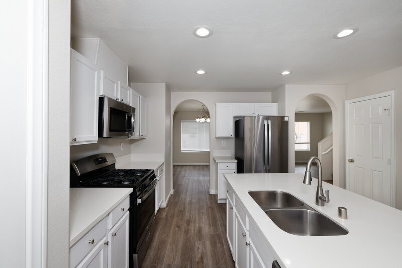 2,375/Mo, 5213 Concho Heights St North Las Vegas, NV 89081 Kitchen View