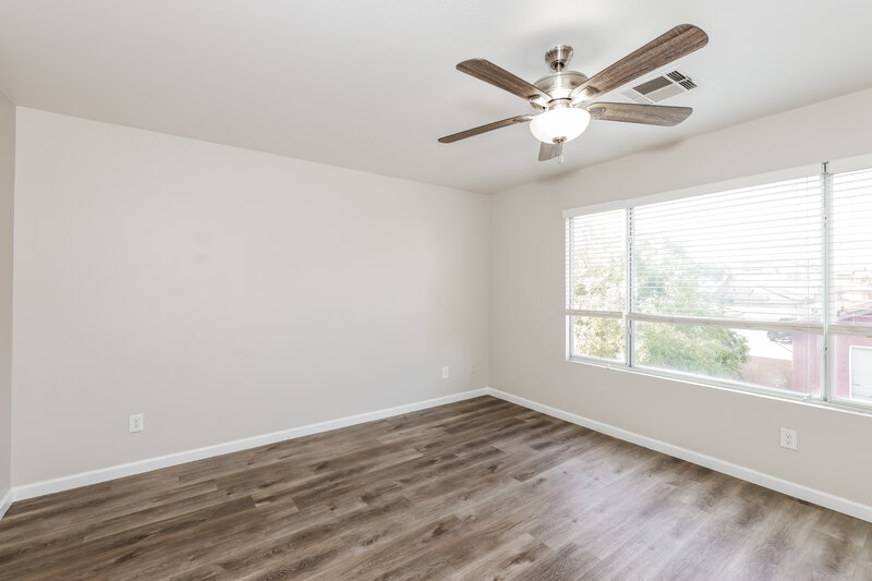 2,375/Mo, 5213 Concho Heights St North Las Vegas, NV 89081 Main Bedroom View