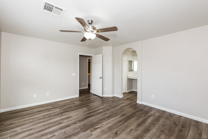 2,375/Mo, 5213 Concho Heights St North Las Vegas, NV 89081 Main Bedroom View 2