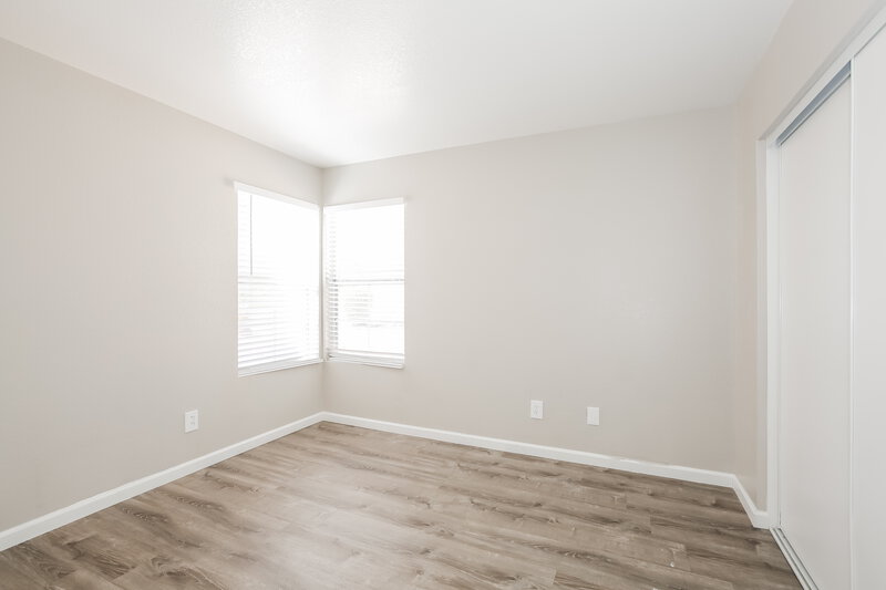 1,960/Mo, 6040 Hidden Rock Dr North Las Vegas, NV 89031 Bedroom View