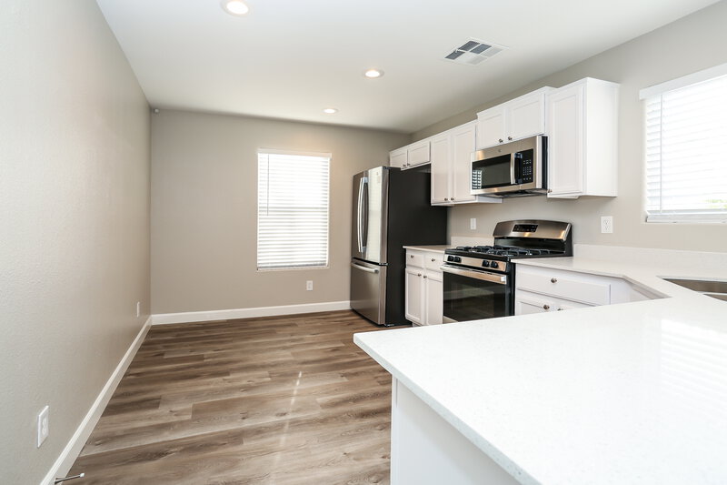 2,225/Mo, 8013 Indian Blanket St Las Vegas, NV 89143 Kitchen View