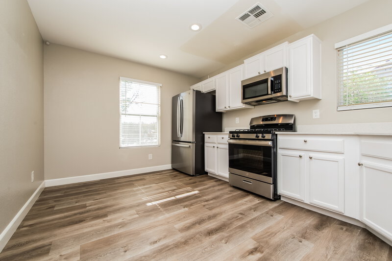 2,035/Mo, 8013 Indian Blanket St Las Vegas, NV 89143 Kitchen View