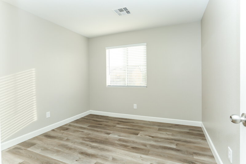 2,225/Mo, 8013 Indian Blanket St Las Vegas, NV 89143 Bedroom View