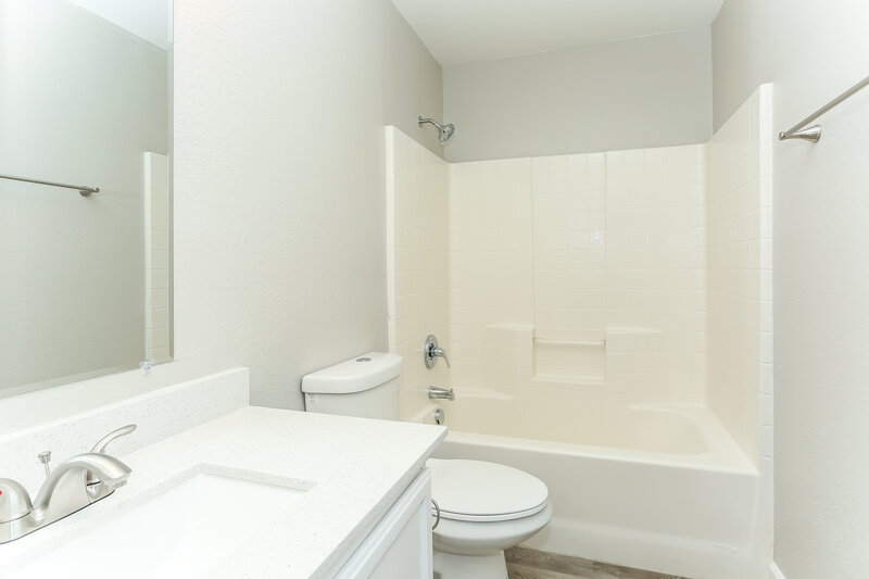 2,225/Mo, 8013 Indian Blanket St Las Vegas, NV 89143 Bathroom View