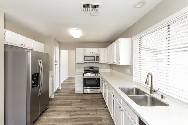 2,850/Mo, 6939 Wineberry DR Las Vegas, NV 89119 Kitchen View