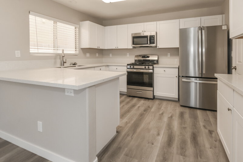 2,265/Mo, 3667 Saddle Creek Ct Las Vegas, NV 89147 Kitchen View