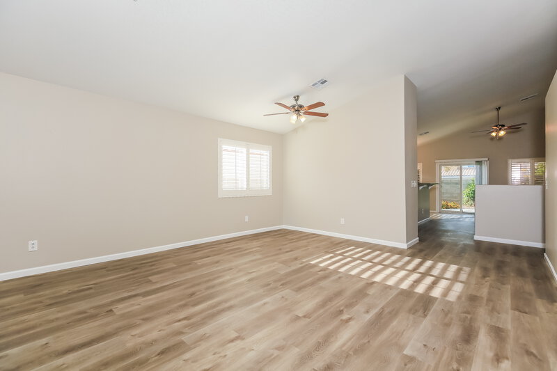 2,190/Mo, 7421 Tamarind Ave Las Vegas, NV 89147 Living Room View