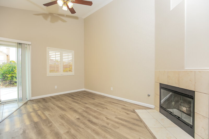 2,190/Mo, 7421 Tamarind Ave Las Vegas, NV 89147 Living Room View 2
