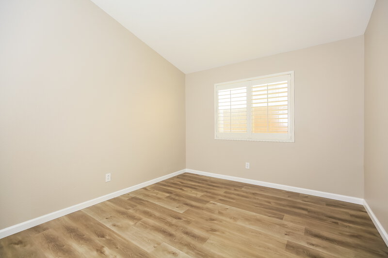 2,190/Mo, 7421 Tamarind Ave Las Vegas, NV 89147 Bedroom View