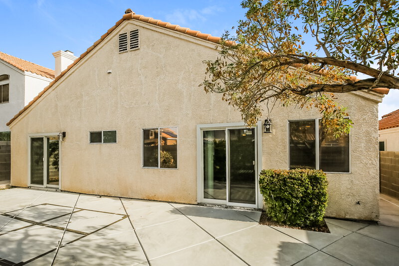 2,190/Mo, 7421 Tamarind Ave Las Vegas, NV 89147 Rear View