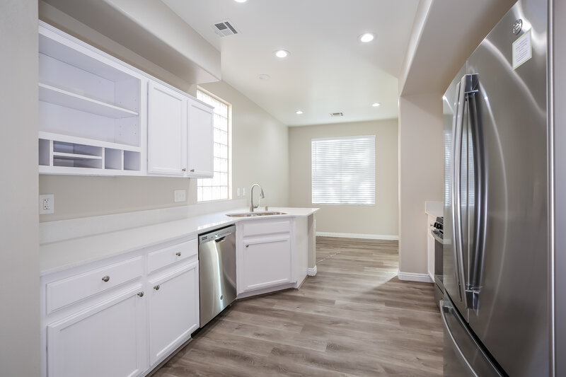 2,010/Mo, 4404 Altamira Cave Drive North Las Vegas, NV 89031 Kitchen View