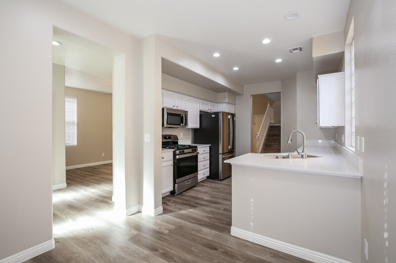 2,010/Mo, 4404 Altamira Cave Drive North Las Vegas, NV 89031 Kitchen View 2