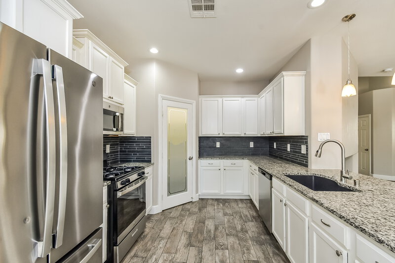 2,425/Mo, 5085 Wild Creek Falls Way Las Vegas, NV 89141 Kitchen View