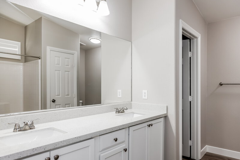 2,475/Mo, 5085 Wild Creek Falls Way Las Vegas, NV 89141 Main Bathroom View