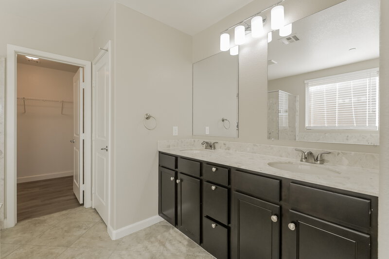 2,065/Mo, 2393 Via Firenze Henderson, NV 89044 Main Bathroom View