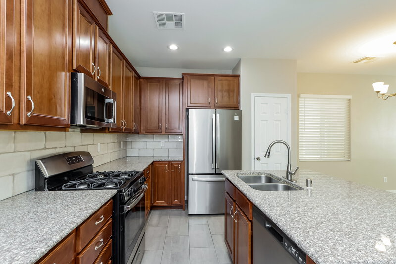 2,140/Mo, 7481 Paces Mill Ct Las Vegas, NV 89113 Kitchen View