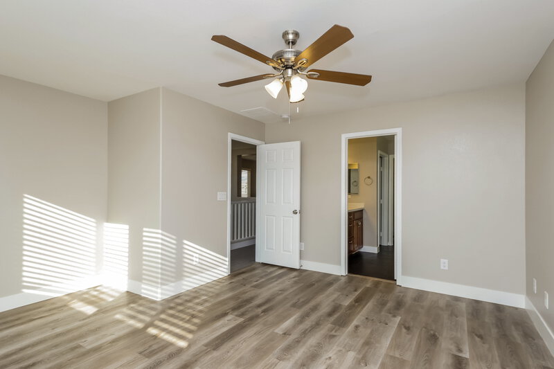 2,140/Mo, 7481 Paces Mill Ct Las Vegas, NV 89113 Main Bedroom View 2