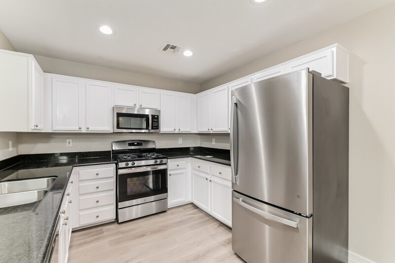 2,160/Mo, 10355 Missouri Meadows St Las Vegas, NV 89183 Kitchen View