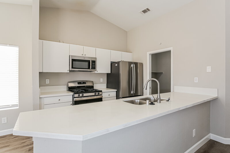 1,850/Mo, 2314 Superior Position St North Las Vegas, NV 89032 Kitchen View