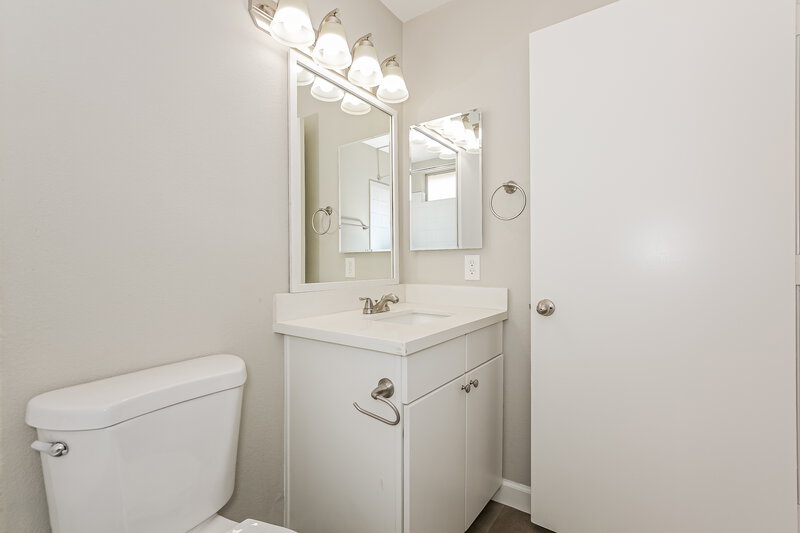 1,850/Mo, 2314 Superior Position St North Las Vegas, NV 89032 Main Bathroom View 2