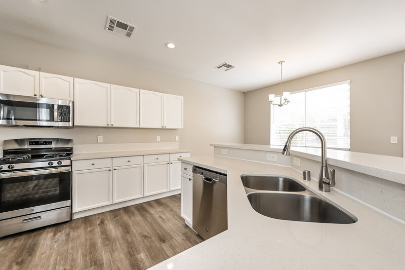 2,240/Mo, 187 Pocono Manor Ct Las Vegas, NV 89148 Kitchen View